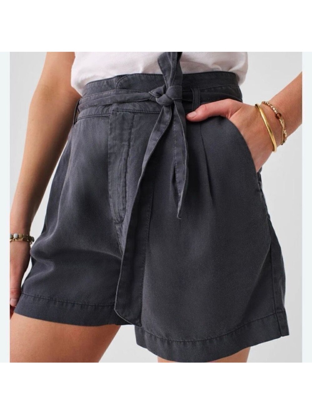 Faherty Arlie High-Waist Tie-Belt Women’s Shorts in Charcoal medium